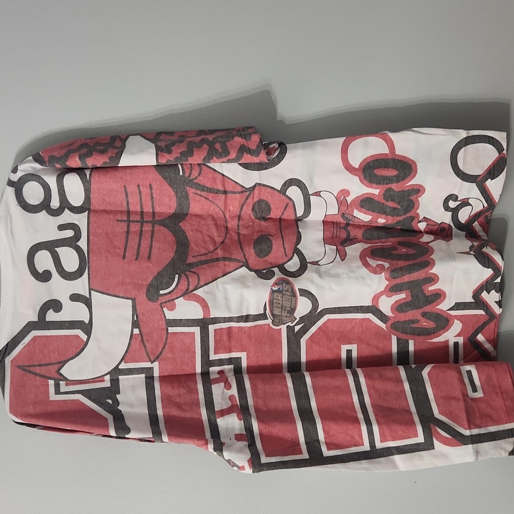 Chicago Bulls Mitchell & Ness Red and White Graphic Tee
